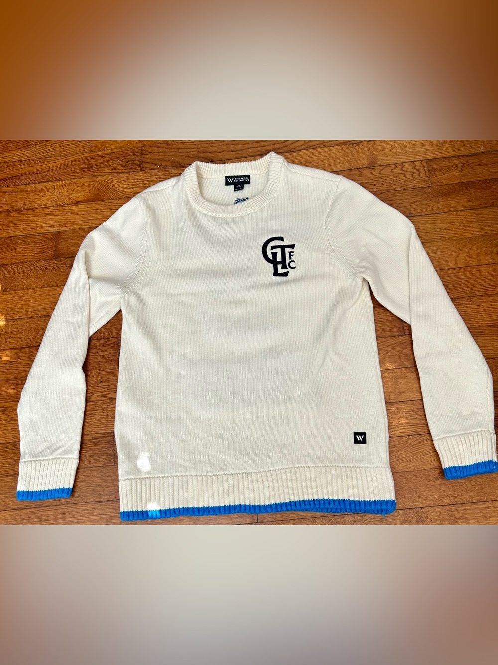 Charlotte FC Sweater Mens XS White MLS Soccer The Wild Collective Crewneck